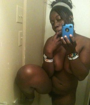Black Amateur GF Private Nude Self Pics