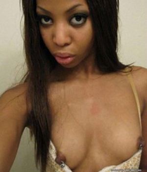 Black teen amateur camwhore tits and pussy exposed