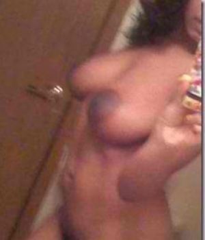 Busty Black Amateur Camwhore Nude