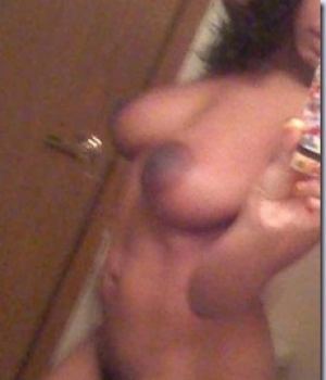 Busty Black Amateur Camwhore Nude