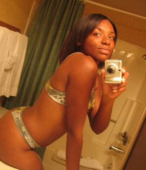 Real Ebony Girlfriend Nude Self Pics
